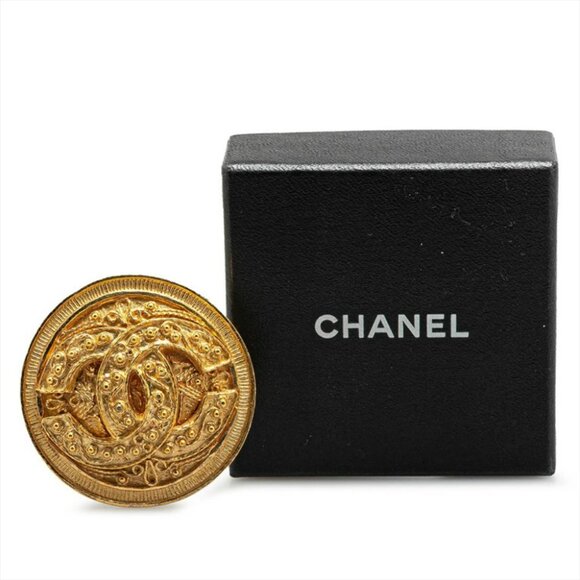 CHANEL CC Logo Round Brooch Gold Tone 94A Pin Auth - Picture 1 of 4